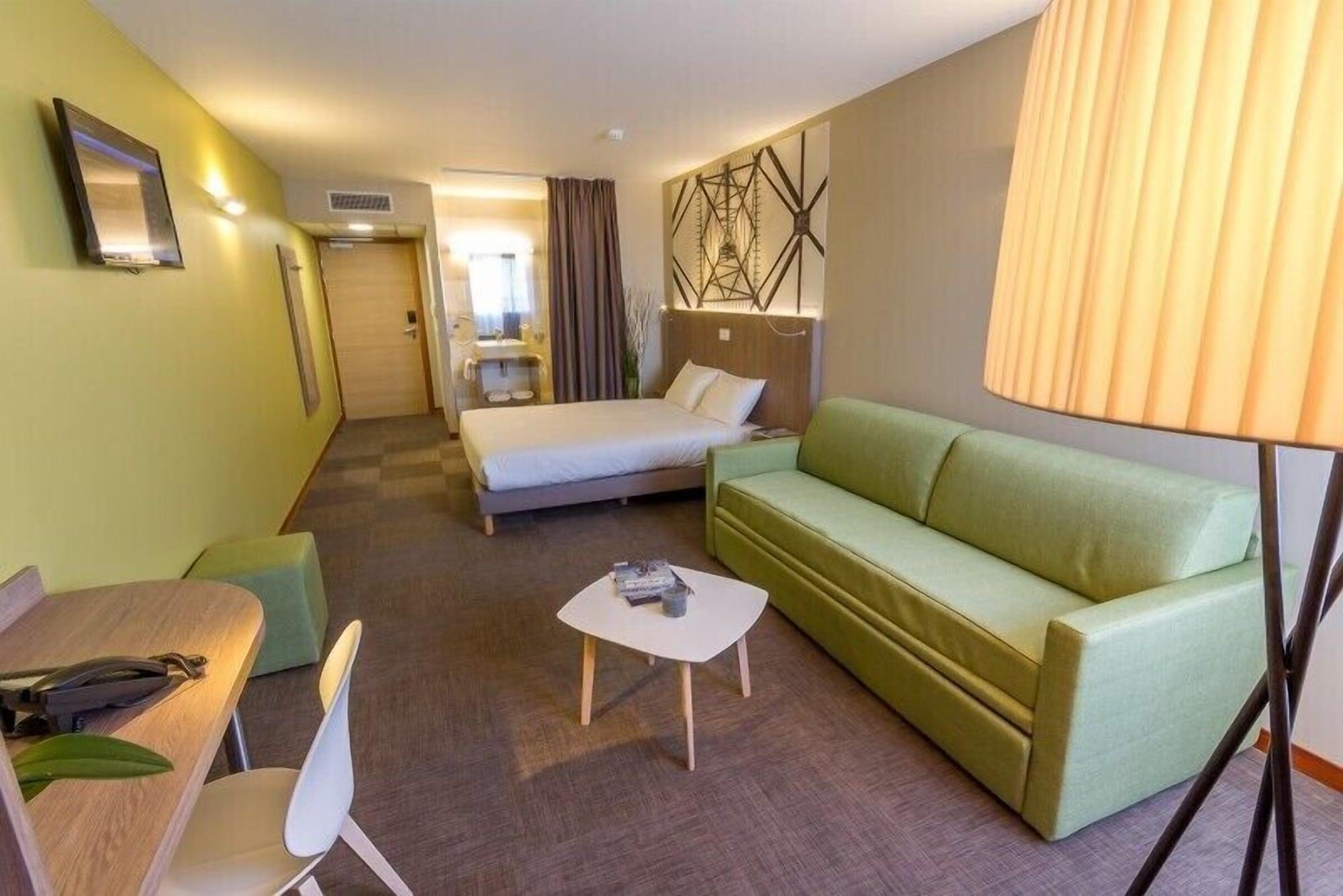 Saint-Aunes The Originals City, Hotel Ecoparc, Montpellier Est מראה חיצוני תמונה