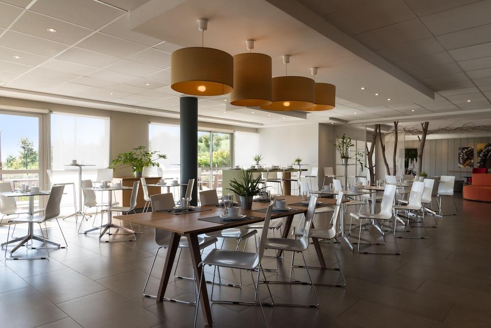 Saint-Aunes The Originals City, Hotel Ecoparc, Montpellier Est מראה חיצוני תמונה